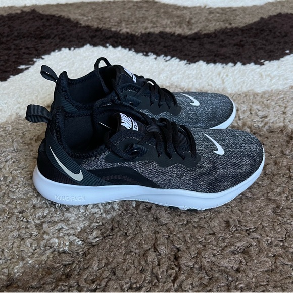 Nike Women's Flex Trainer 9 Sneaker Sz 6.5 In Black/White - Picture 4 of 11